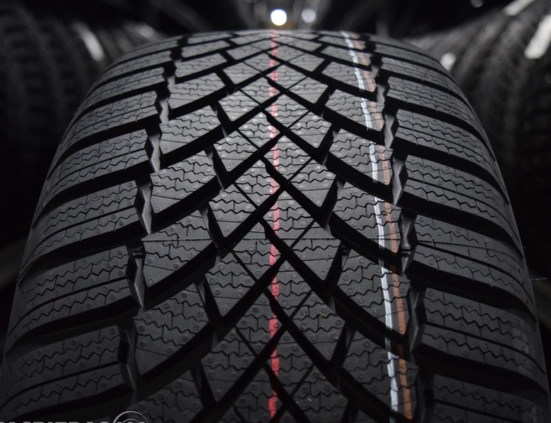 Bridgestone Blizzak LM005 285/45R19 111W