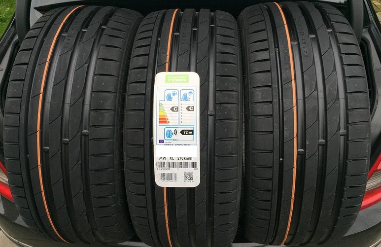 Ikon Tyres Character Ultra 225/40R18 92W