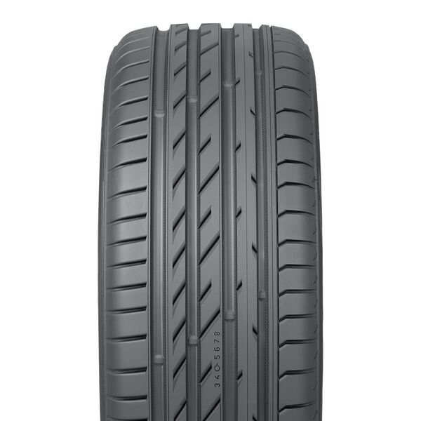 Ikon Tyres Character Ultra 225/40R18 92W