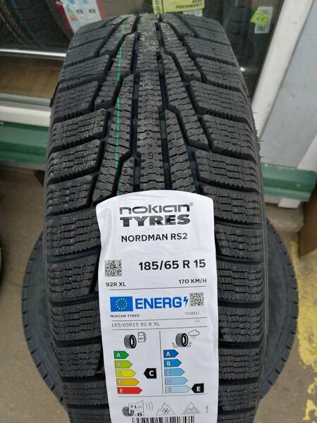 Ikon Character Snow 2 205/60R16 96R