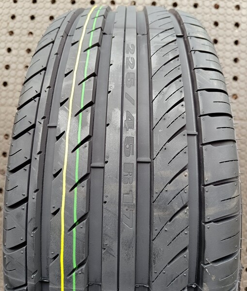 SunFull SF-888 225/40R19 93W