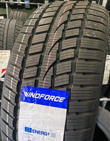 Windforce Snowblazer UHP 245/45R20 103V