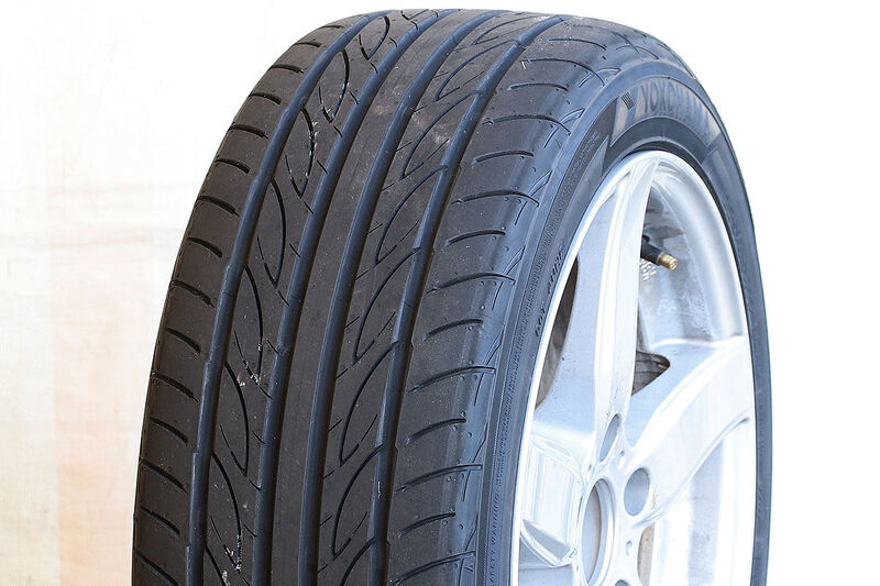 Yokohama ADVAN Fleva V701 225/50R18 99W