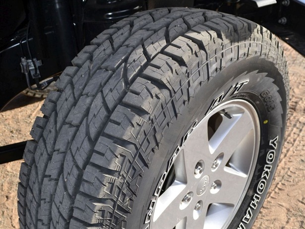 Yokohama Geolandar A/T G015 235/65R17 108H